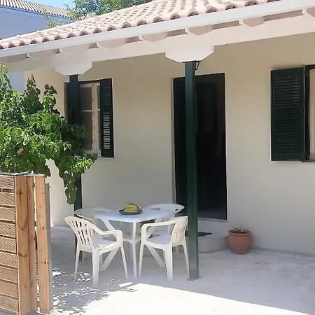 Stavros House At Center Of Lefkas